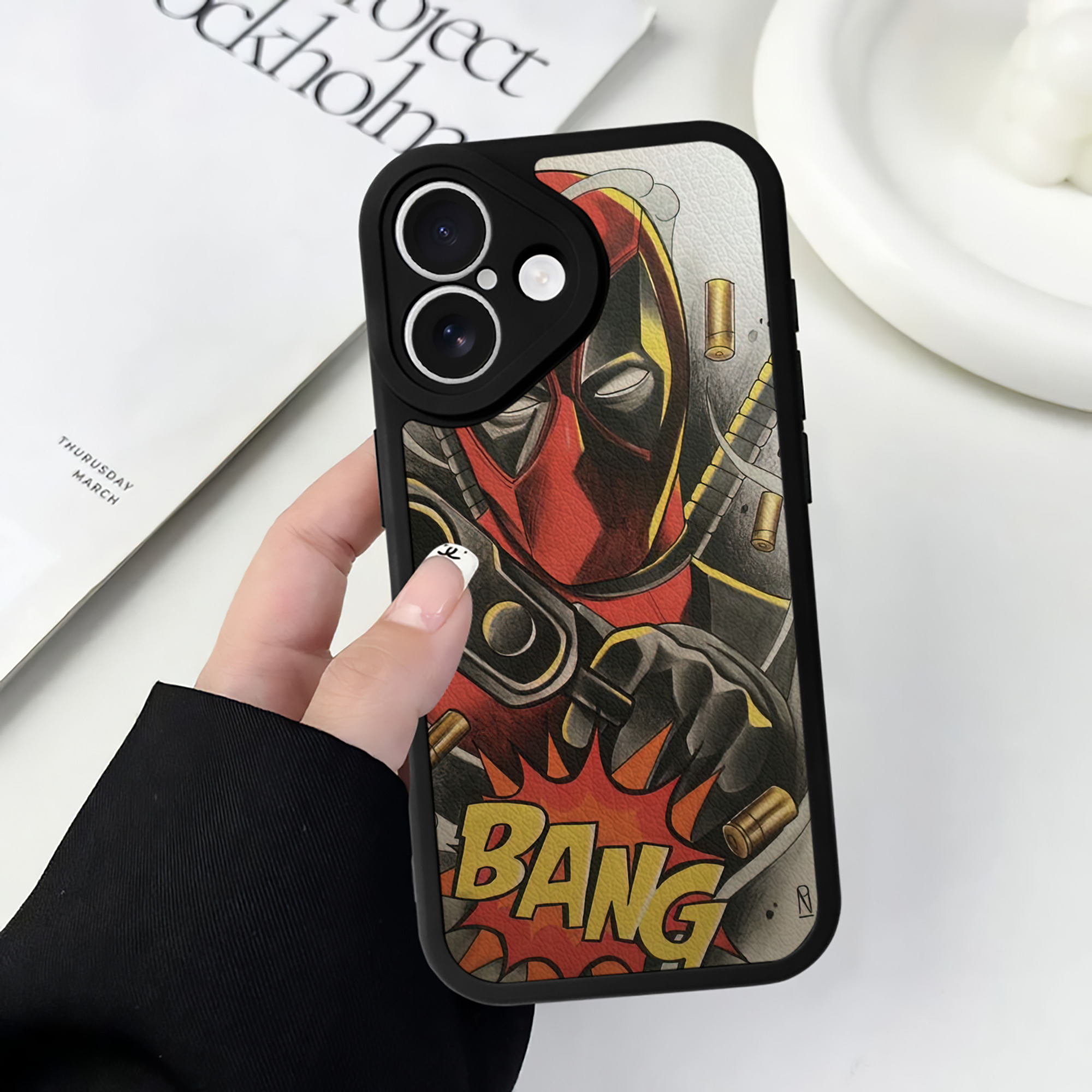 （画像用） Deadpool デッドプール 【iPhone 16シリーズ対応】シリコンスマホケース（レザー調） 材質：シリコン